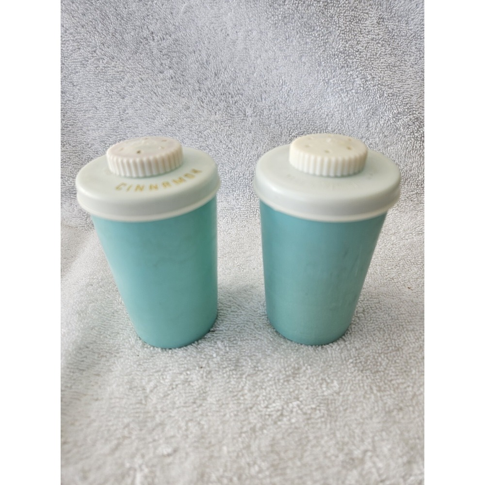 Vintage Tupperware Set of‎ 2 Green/blue Spice Jars Shakers Cinnamon Nutmeg